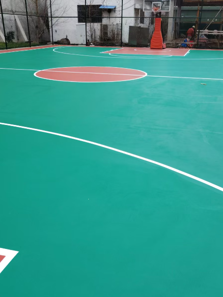 崇左 球场长期使用易出现地面开裂
